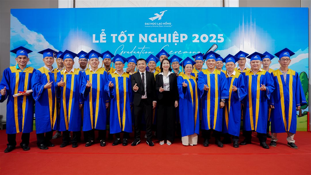 LHU vinh danh hơn 620 tân Khoa và lan tỏa yêu thương trong Lễ trao bằng tốt nghiệp 2025